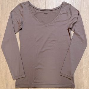 NWOT - Uniqlo HEATTECH Top
